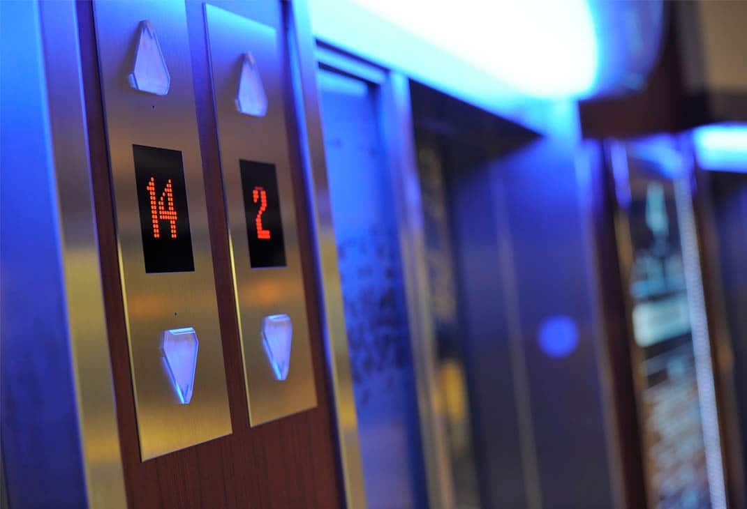 img_celebrity-eclipse-2_1070x730