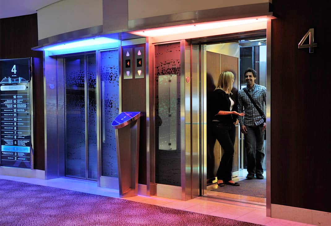 img_celebrity-eclipse-4_1070x730